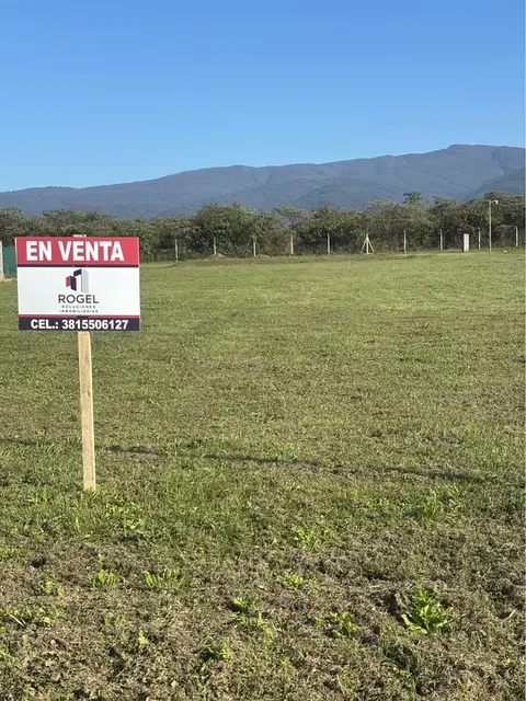 Lote con cartel de Rogel y vista a los cerros