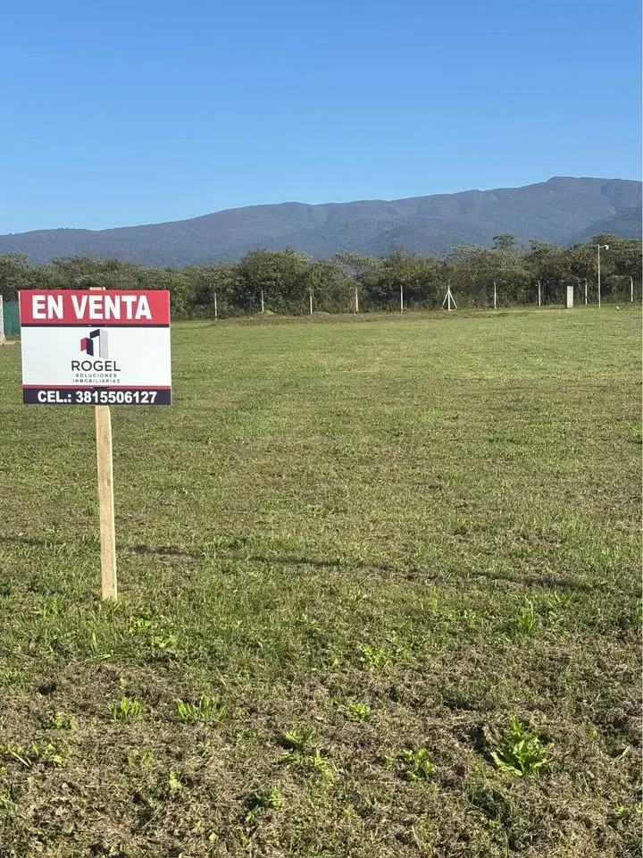 Lote con cartel de Rogel y vista a los cerros
